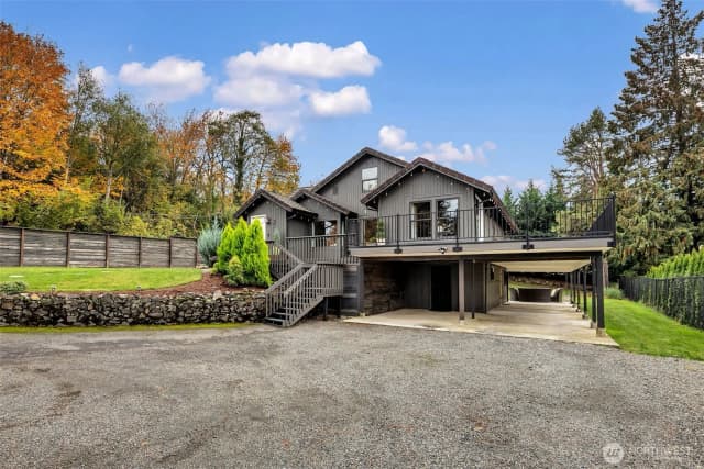 Property photo for 205 S Hillhurst Road, Ridgefield photo 2