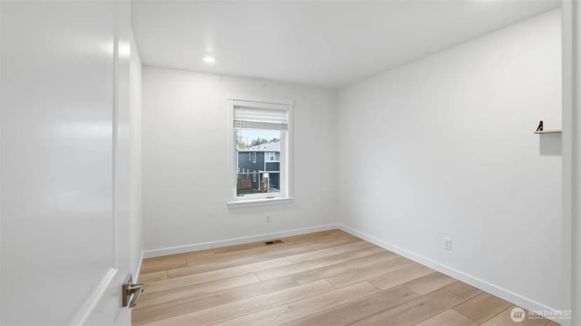 Property photo for 10717 Se 243rd Place, Kent photo 11