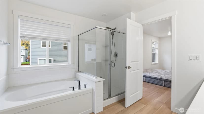 Property photo for 10717 Se 243rd Place, Kent photo 17