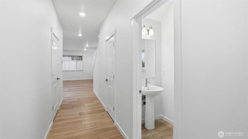 Property photo for 10717 Se 243rd Place, Kent photo 2