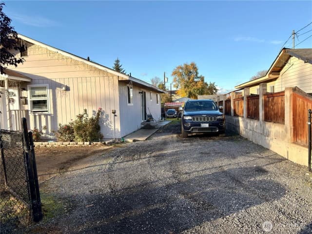 Property photo for 812 Ferry Street, Wenatchee photo 4