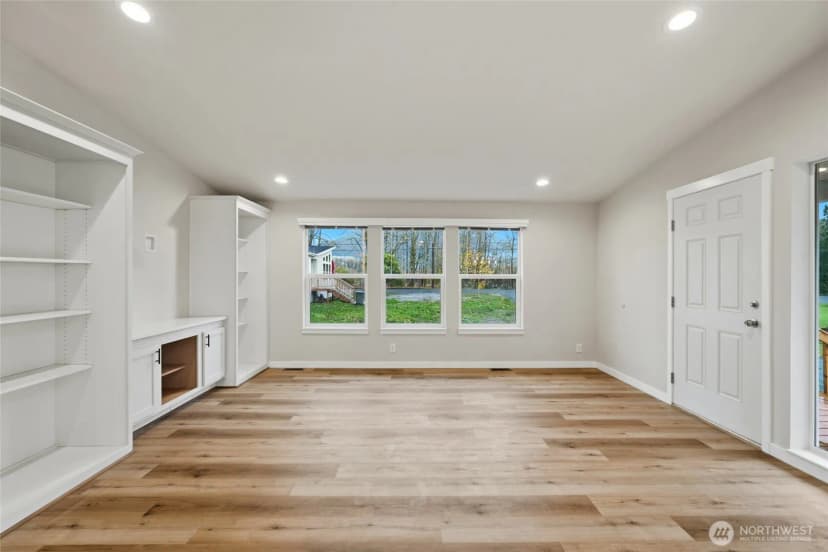 Property photo for 31285 W Main Street, Lyman photo 10