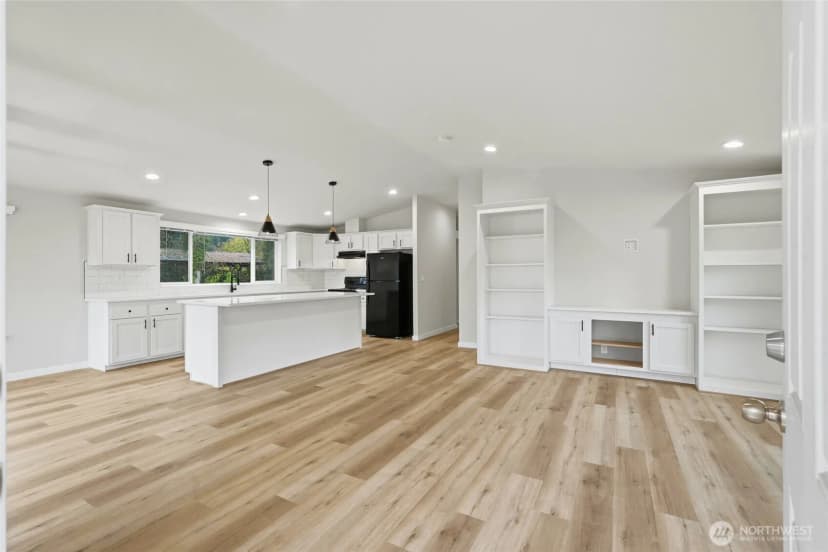 Property photo for 31285 W Main Street, Lyman photo 7