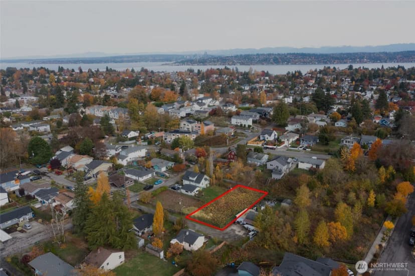 Property photo for 30 Xx S Dakota Street, Seattle photo 12