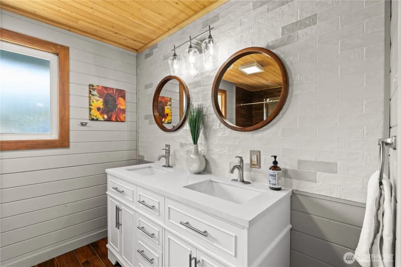 Property photo for 1305 336th Street S, Roy photo 16