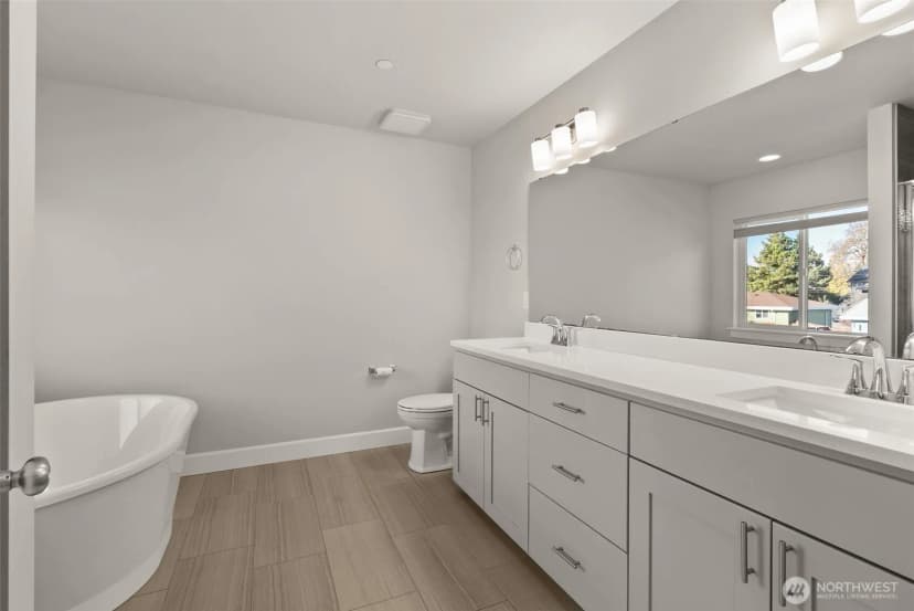 Property photo for 10924 Se 218th Place, Kent photo 18