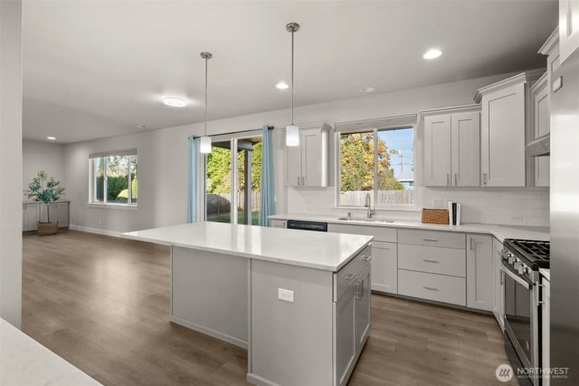 Property photo for 10924 Se 218th Place, Kent photo 10
