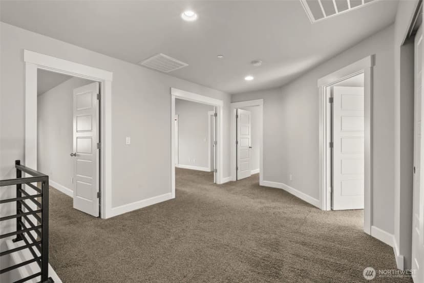 Property photo for 10924 Se 218th Place, Kent photo 15
