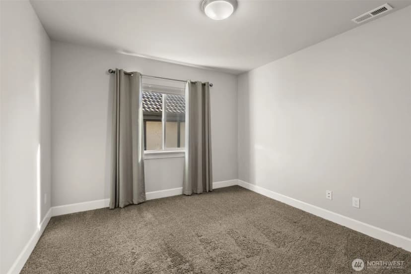 Property photo for 10924 Se 218th Place, Kent photo 25