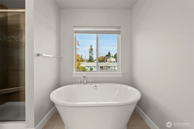 Property photo for 10924 Se 218th Place, Kent photo 19