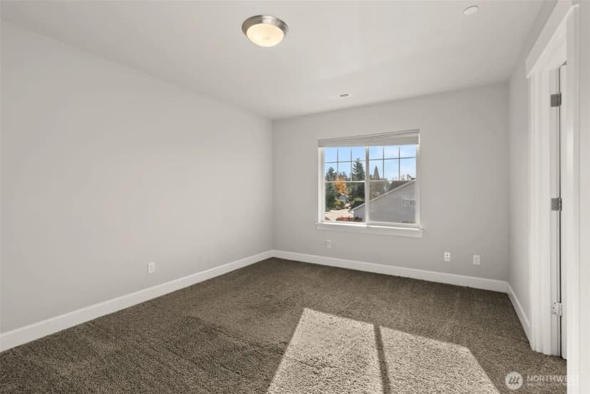 Property photo for 10924 Se 218th Place, Kent photo 22