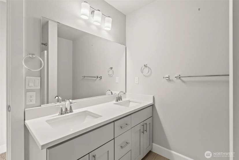 Property photo for 10924 Se 218th Place, Kent photo 29