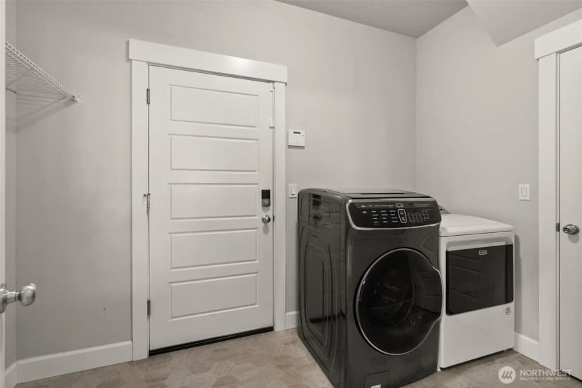 Property photo for 10924 Se 218th Place, Kent photo 13