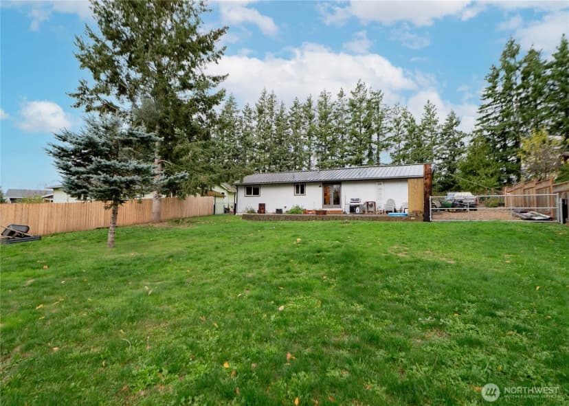 Property photo for 2529 E Hemmi Road, Bellingham photo 16