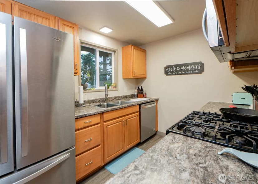 Property photo for 2529 E Hemmi Road, Bellingham photo 7