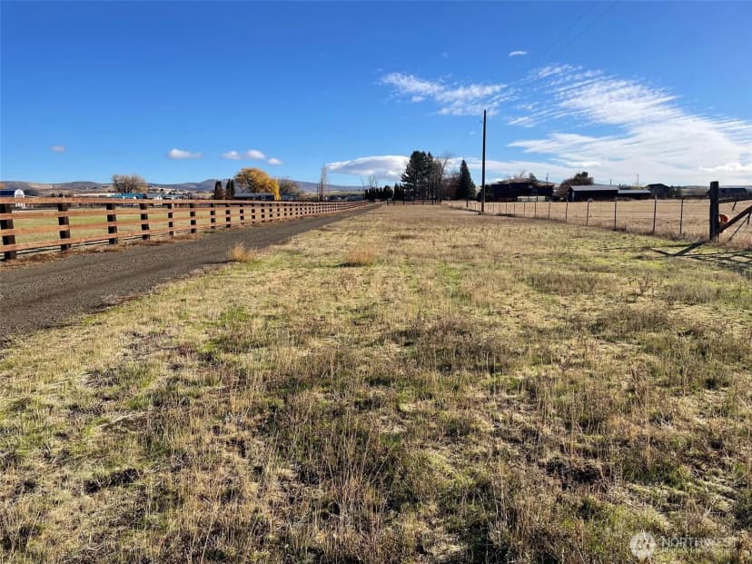Property photo for 971 No. 81 Road, Ellensburg photo 23