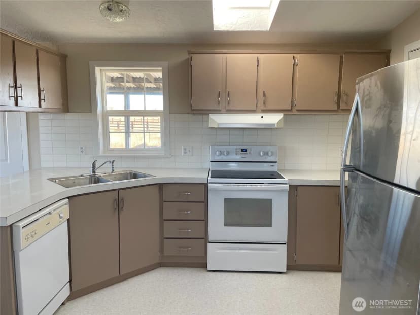 Property photo for 971 No. 81 Road, Ellensburg photo 9
