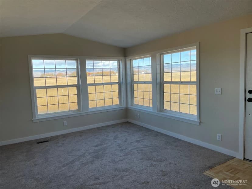Property photo for 971 No. 81 Road, Ellensburg photo 4