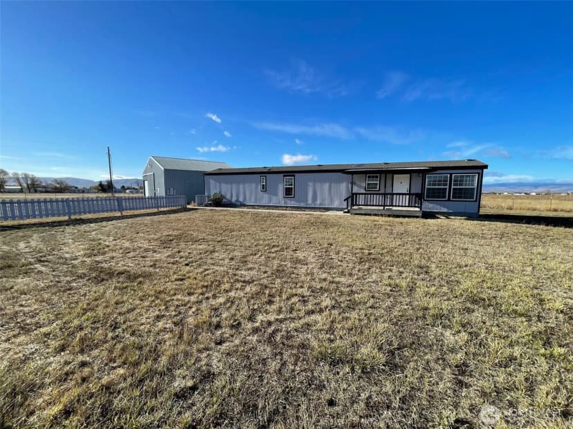 Property photo for 971 No. 81 Road, Ellensburg photo 2