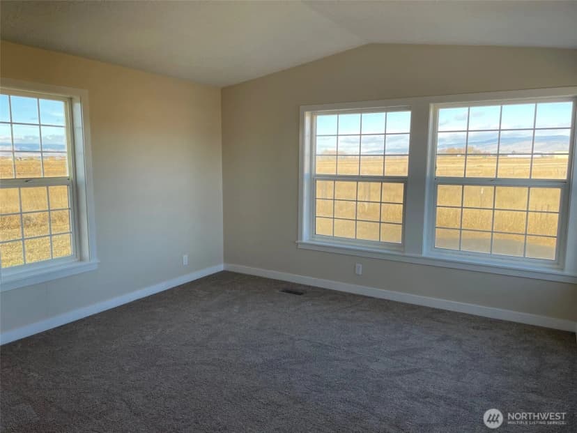 Property photo for 971 No. 81 Road, Ellensburg photo 5
