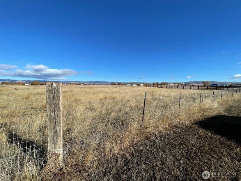 Property photo for 971 No. 81 Road, Ellensburg photo 22