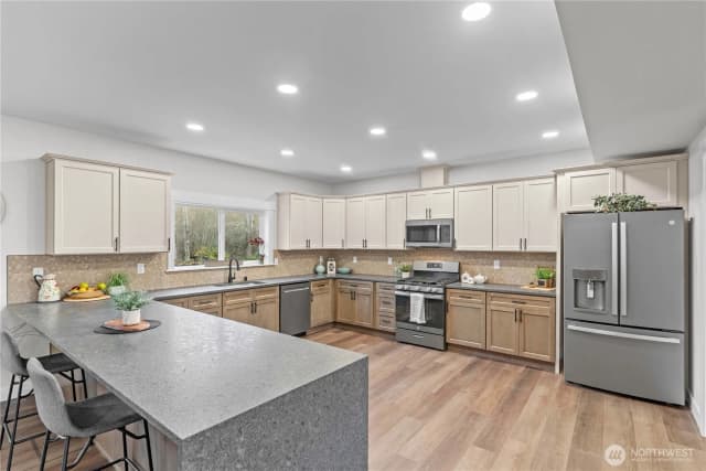 Property photo for 907 Orting Kapowsin Highway E, Orting