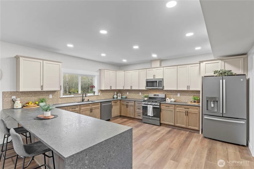 Property photo for 907 Orting Kapowsin Highway E, Orting