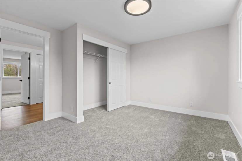 Property photo for 907 Orting Kapowsin Highway E, Orting photo 24