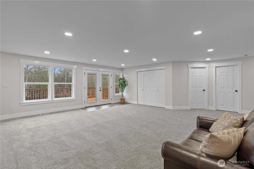Property photo for 907 Orting Kapowsin Highway E, Orting photo 16