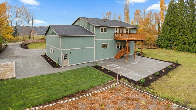 Property photo for 907 Orting Kapowsin Highway E, Orting photo 4