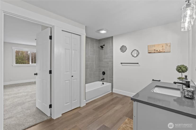 Property photo for 907 Orting Kapowsin Highway E, Orting photo 26