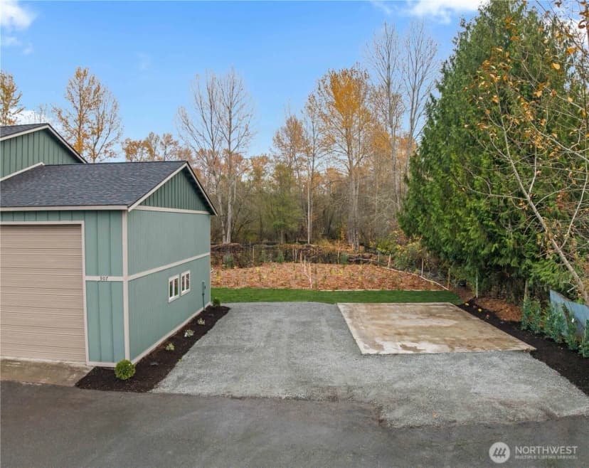 Property photo for 907 Orting Kapowsin Highway E, Orting photo 31