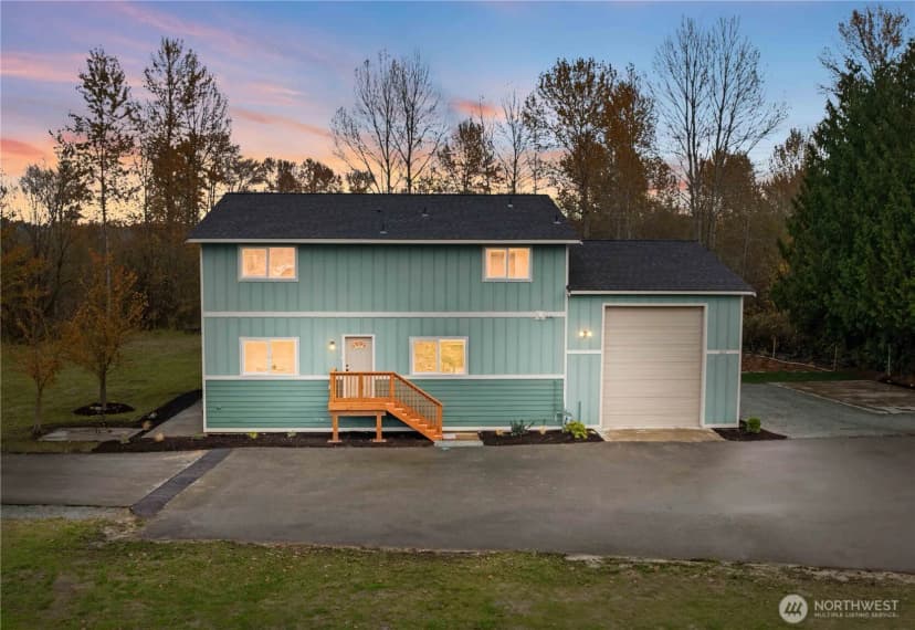 Property photo for 907 Orting Kapowsin Highway E, Orting photo 2