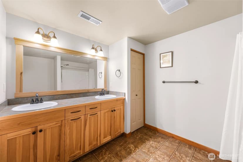 Property photo for 1660 Eastwood Way, Lynden photo 28