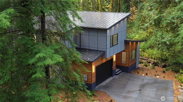 Property photo for 3 Cayuse Court, Bellingham photo 2