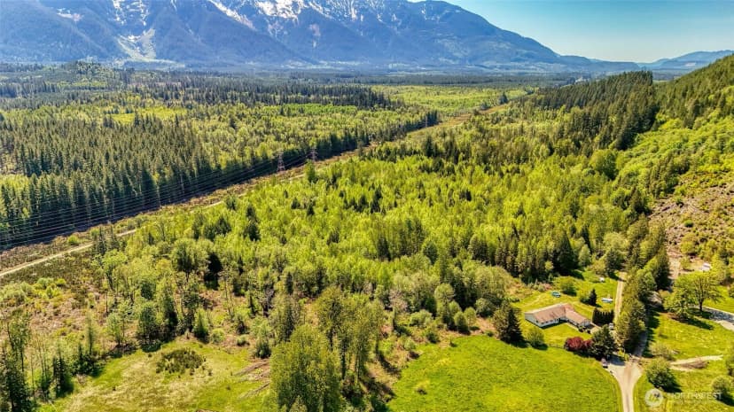 Property photo for 462 Xx Giles Drive, Darrington