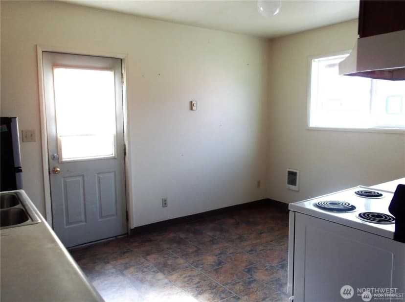 Property photo for 210 212 W Tacoma Avenue, Westport photo 9