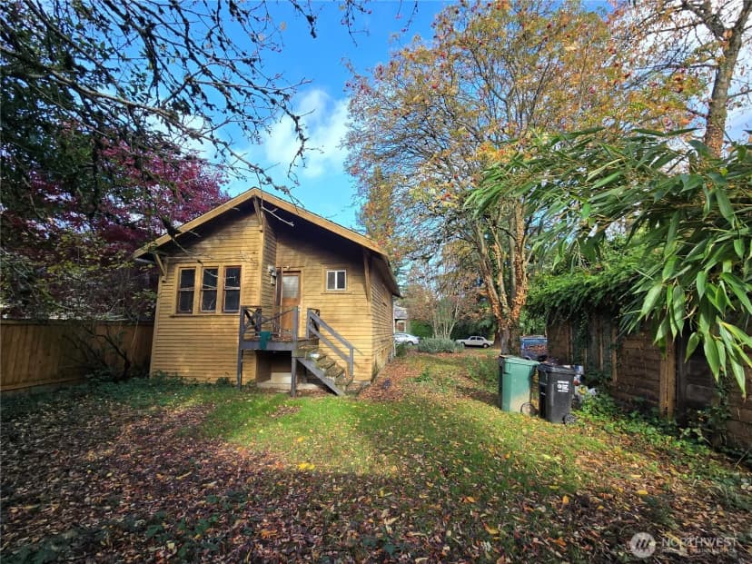 Property photo for 349 Ne 58th Street, Seattle photo 2