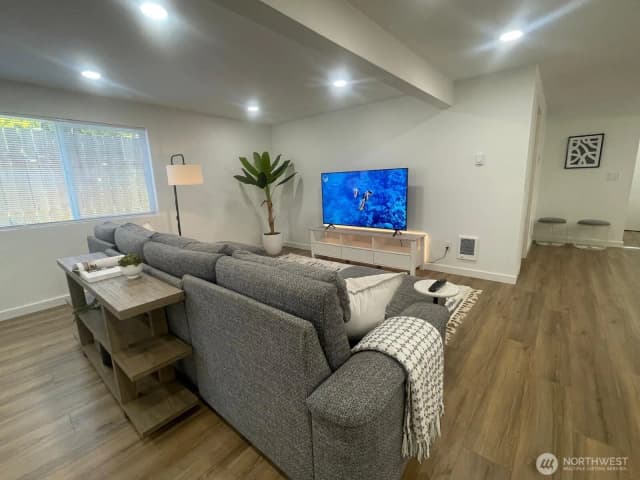 Property photo for 3730 Sw 99th Street, Seattle photo 4