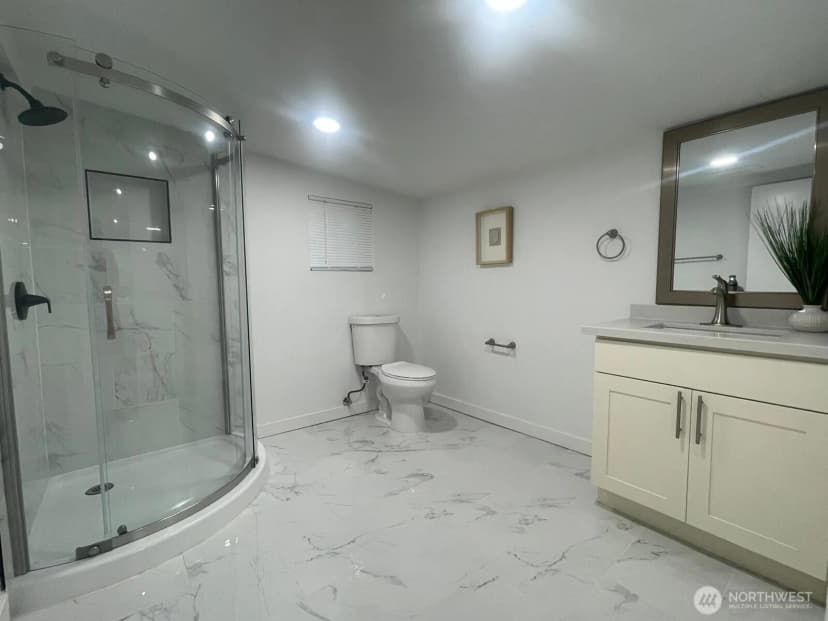 Property photo for 3730 Sw 99th Street, Seattle photo 6
