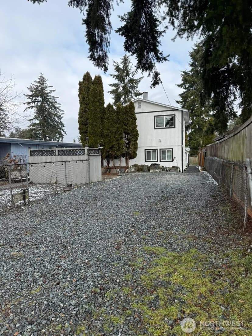 Property photo for 3730 Sw 99th Street, Seattle photo 18