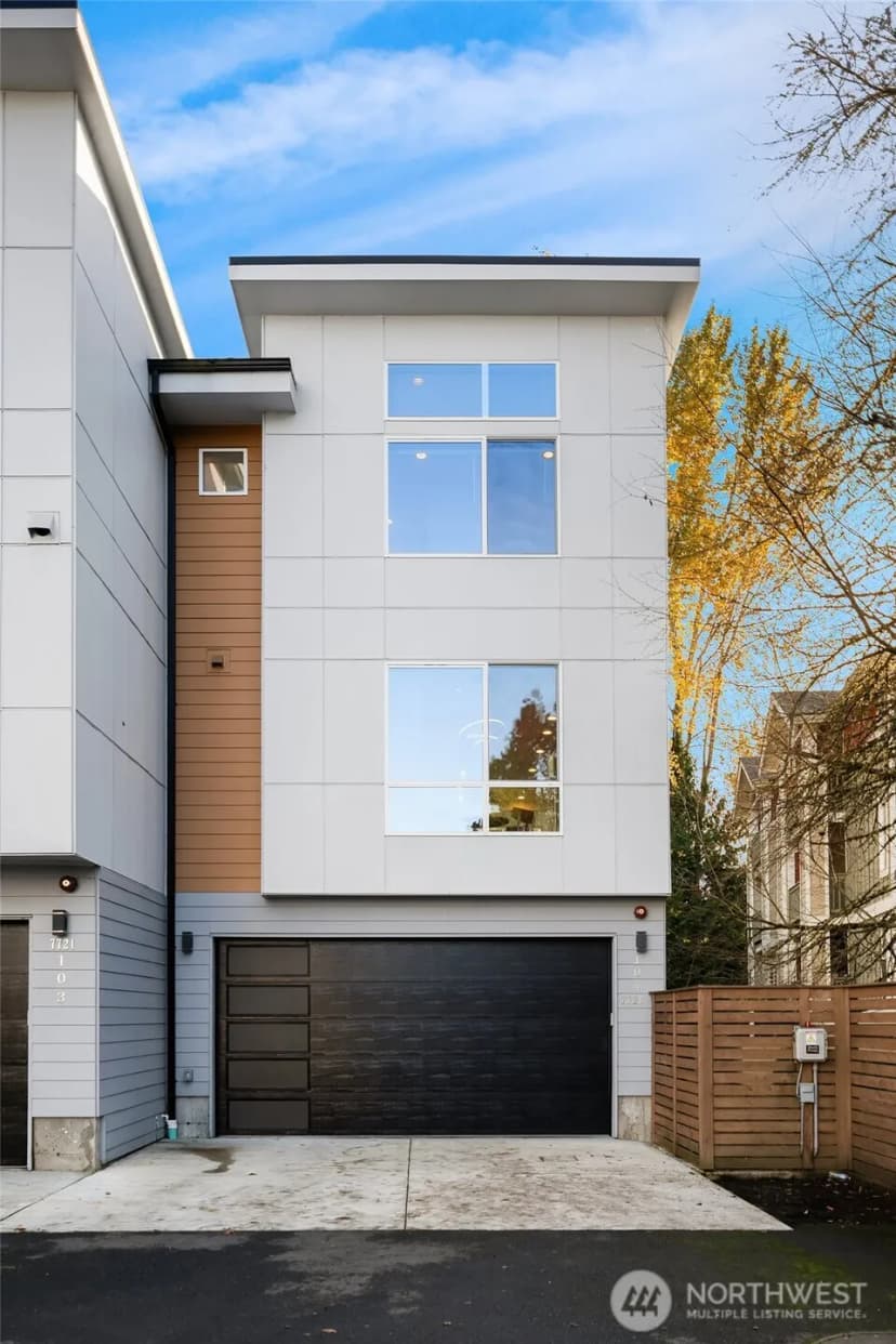 Property photo for 7721 Ne 175th Street #104, Kenmore photo 26