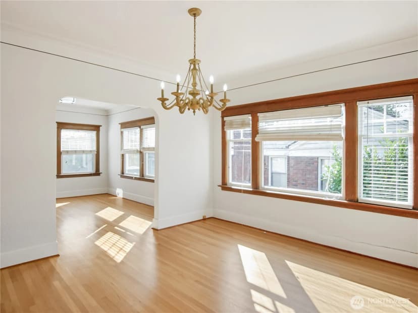 Property photo for 2205 31st Avenue S, Seattle photo 12