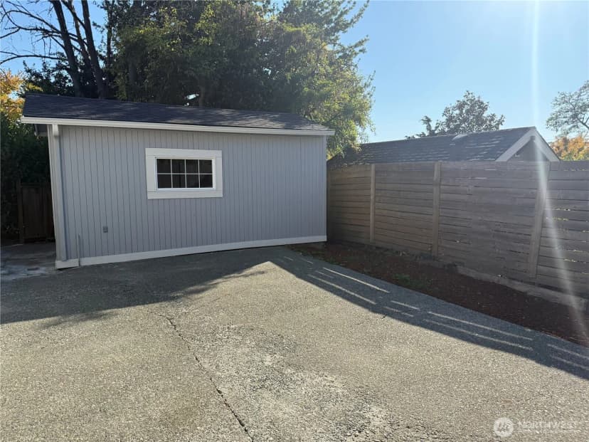 Property photo for 2205 31st Avenue S, Seattle photo 36