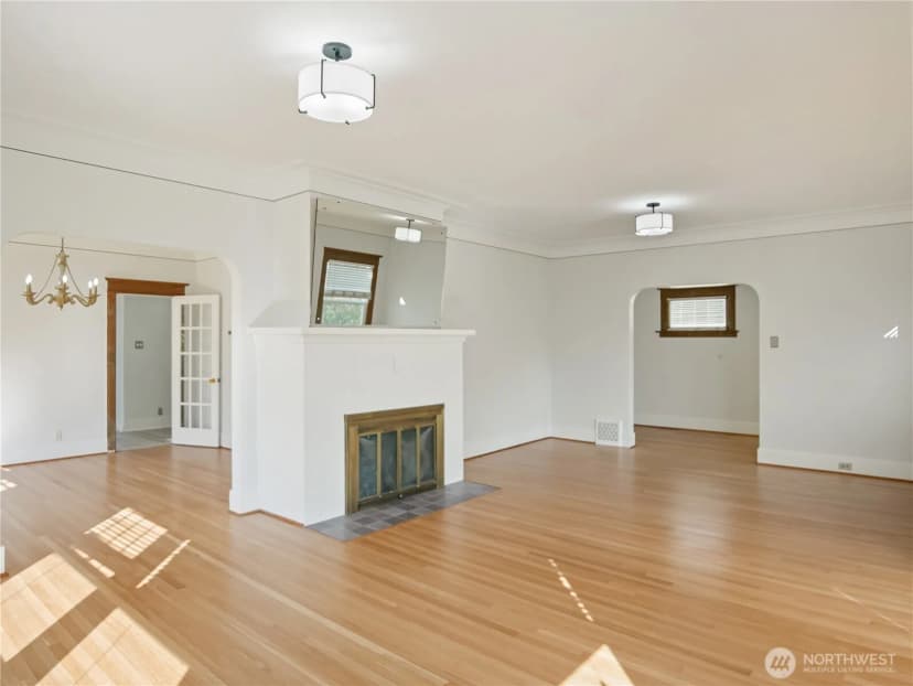 Property photo for 2205 31st Avenue S, Seattle photo 4