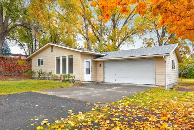 Property photo for 123 N 46th Avenue, Yakima
