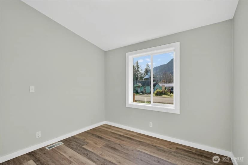 Property photo for 137 Collar Avenue, Morton photo 25