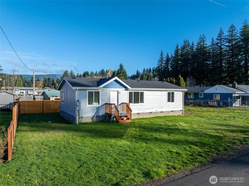 Property photo for 137 Collar Avenue, Morton photo 2