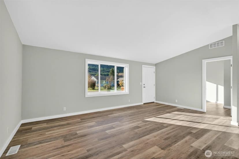 Property photo for 137 Collar Avenue, Morton photo 6