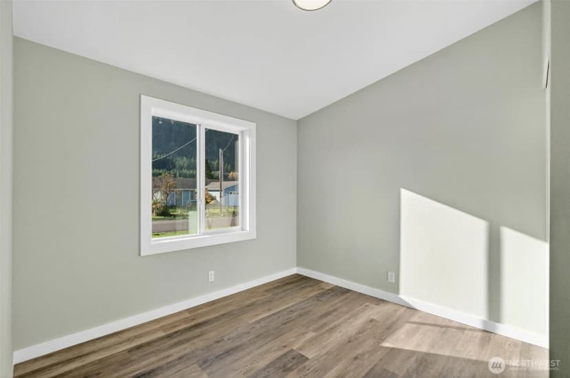 Property photo for 137 Collar Avenue, Morton photo 23